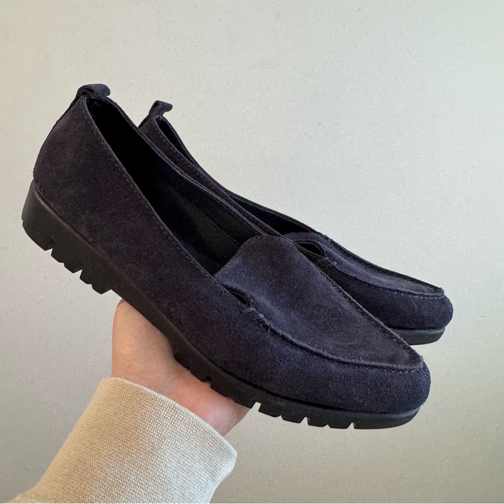 The Flexx Women’s Go Go Loafers in Navy Suede Size 7.5